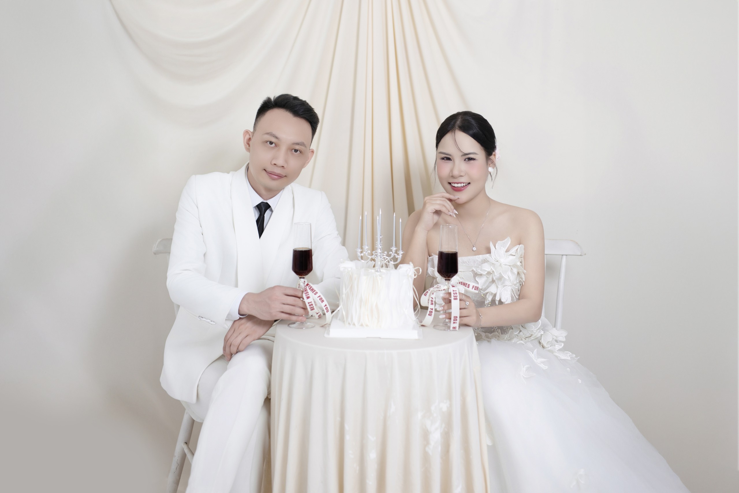 THIỆP CƯỚI ĐỖ HUYÊN – QUỲNH ANH
